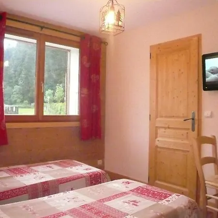 Appartement Cosy 7 Pers Avec Piscine, Pres Des Pistes Et Du Centre, Village - Fr-1-467-106 *